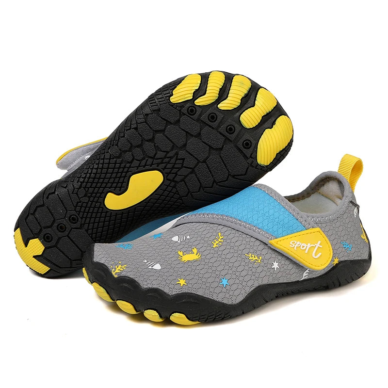 New children's outdoor water wading shoes, beach and stream tracing shoes, barefoot hiking and cycling five toe shoes