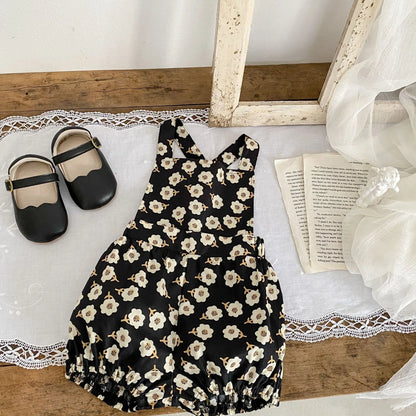 New children's clothing in autumn, 0-4 years old girls, embroidered lace top + printed bib pants