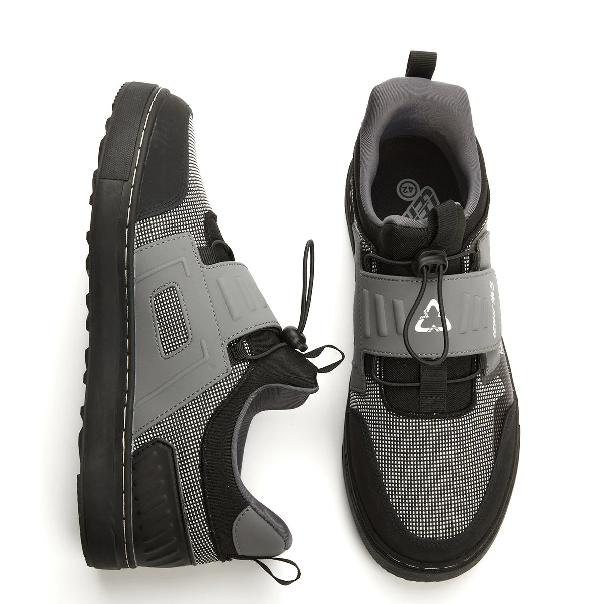 Professional cycling shoes with hard soles, wear-resistant, suitable for road and mountain bikes. Spring new style bicycle shoes